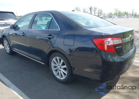 2013 Toyota Camry Hybrid Xle z USA, uszkodzony, nr VIN 4T1BD1FK4DU094955
